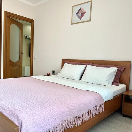 Apartments With A Coffee Machine In The City Center, Near A Park And Zlata Plaza Rivne Exteriör bild