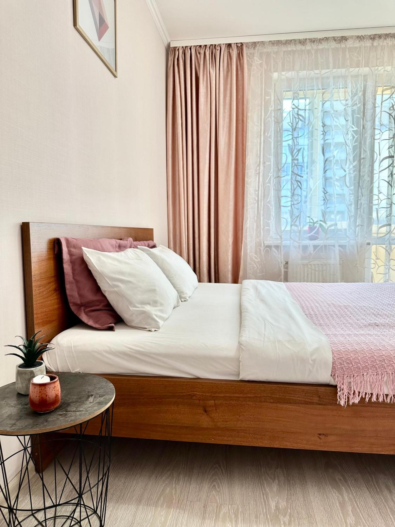 Apartments With A Coffee Machine In The City Center, Near A Park And Zlata Plaza Rivne Exteriör bild