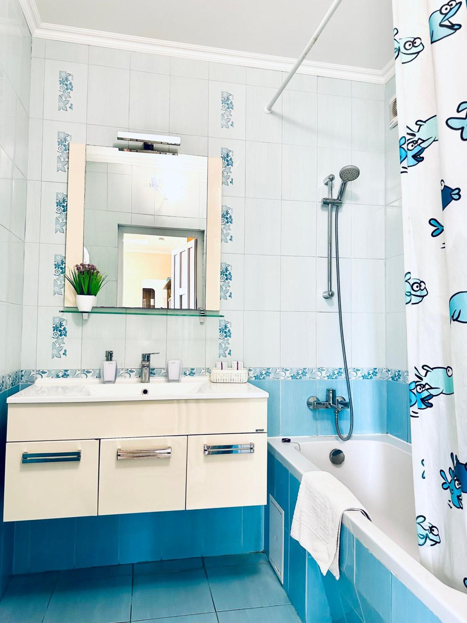 Apartments With A Coffee Machine In The City Center, Near A Park And Zlata Plaza Rivne Exteriör bild